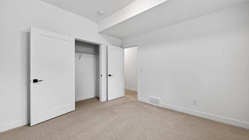 2244 Valleyview Drive, Kamloops, BC - Indoor Photo Showing Other Room