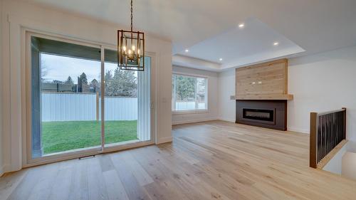 2244 Valleyview Drive, Kamloops, BC - Indoor Photo Showing Living Room With Fireplace