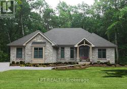 8695 TIMBERWOOD TRAIL Lambton Shores (Grand Bend), ON N0M 1T0