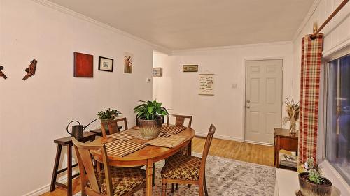 709 5Th Avenue, Kimberley, BC - Indoor Photo Showing Dining Room
