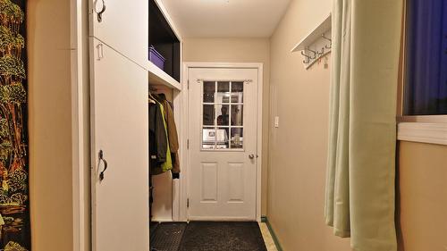 709 5Th Avenue, Kimberley, BC - Indoor Photo Showing Other Room