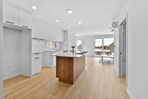 Cuisine - 306-110 Rue De Joliette, Bromont, QC - Indoor Photo Showing Kitchen With Upgraded Kitchen