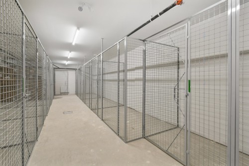 Storage - 206-110 Rue De Joliette, Bromont, QC - Indoor