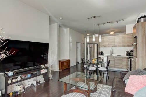 Salon - 2111-479 Av. Mousseau-Vermette, Dorval, QC - Indoor Photo Showing Living Room