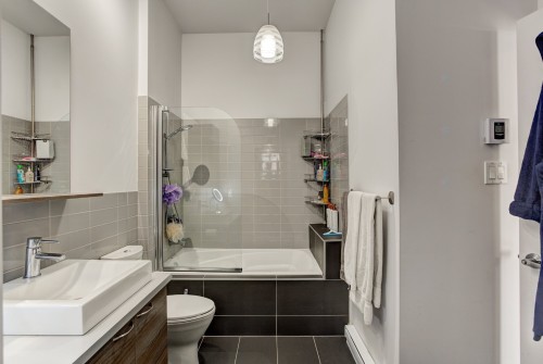 Salle de bains - 2111-479 Av. Mousseau-Vermette, Dorval, QC - Indoor Photo Showing Bathroom
