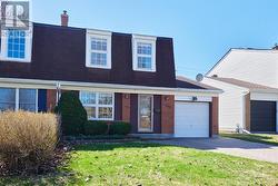 2166 BICKERTON AVENUE Ottawa, ON K1J 6Y3