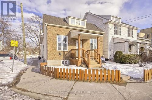 211 ALBERT STREET  Oshawa, ON L1H 4R6