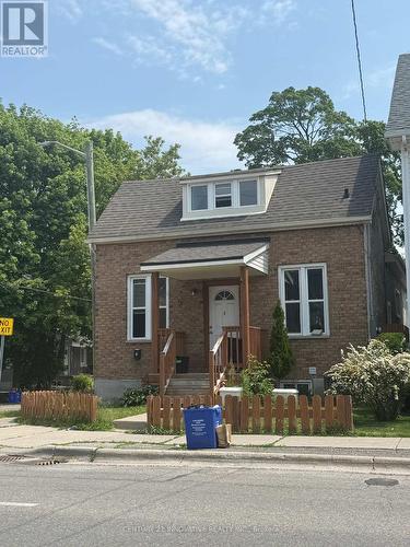 211 ALBERT STREET  Oshawa, ON L1H 4R6