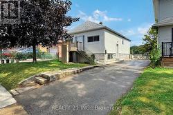 125 S WOODROW BOULEVARD  Toronto, ON M1N 3L8