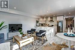 A - 6 FLORENCE CRESCENT  Toronto, ON M6N 4E4