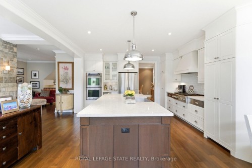 67 Alma Street, Hamilton, ON - Indoor Photo Showing Kitchen With Upgraded Kitchen