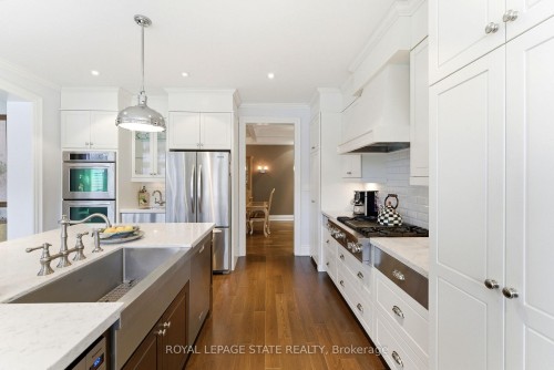 67 Alma Street, Hamilton, ON - Indoor Photo Showing Kitchen With Upgraded Kitchen
