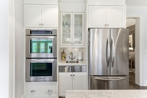 67 Alma Street, Hamilton, ON - Indoor Photo Showing Kitchen