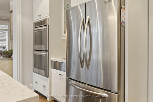 67 Alma Street, Hamilton, ON - Indoor Photo Showing Kitchen