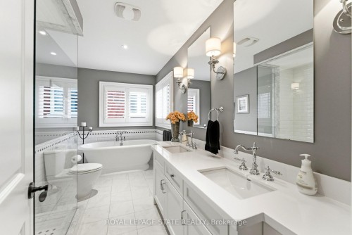 67 Alma Street, Hamilton, ON - Indoor Photo Showing Bathroom