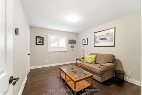 67 Alma Street, Hamilton, ON - Indoor Photo Showing Living Room