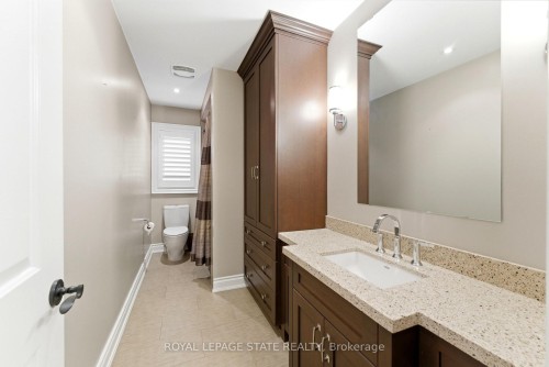 67 Alma Street, Hamilton, ON - Indoor Photo Showing Bathroom