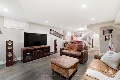 67 Alma Street, Hamilton, ON - Indoor Photo Showing Other Room