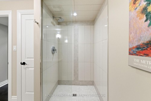 67 Alma Street, Hamilton, ON - Indoor Photo Showing Bathroom