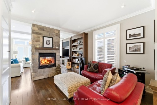 67 Alma Street, Hamilton, ON - Indoor Photo Showing Living Room With Fireplace