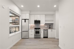 205-1102 Esquimalt Rd Esquimalt, BC V9A 0L3