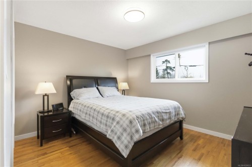 9552 Sharples Rd, Sidney, BC 