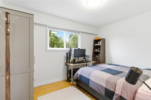 9552 Sharples Rd, Sidney, BC 