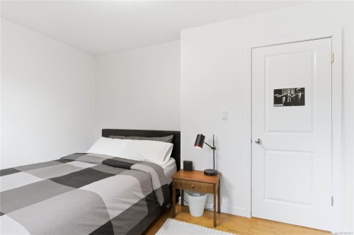 9552 Sharples Rd, Sidney, BC 