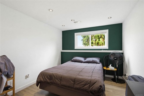 9552 Sharples Rd, Sidney, BC 