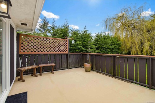 9552 Sharples Rd, Sidney, BC 