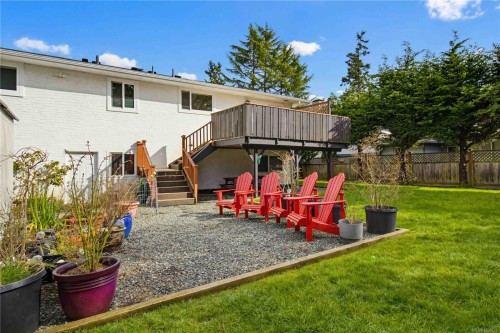 9552 Sharples Rd, Sidney, BC 