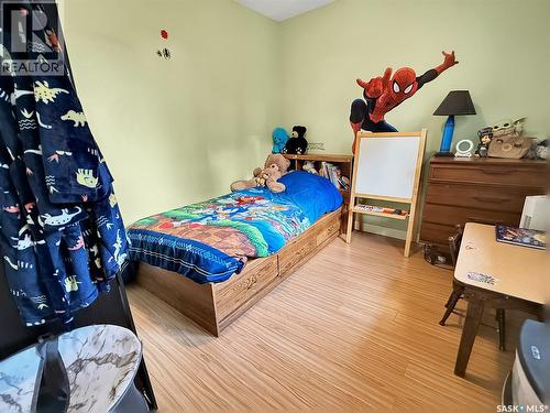 44 5Th Avenue Ne, Swift Current, SK - Indoor Photo Showing Bedroom