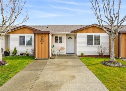 3-2197 Murrelet Dr  Comox, BC V9M 3Y1