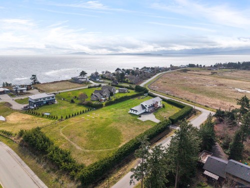 1167 Tara Rd, Comox, BC 