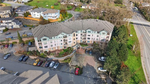 204-799 Blackberry Rd  Saanich, BC V8X 5J3