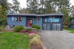 10462 Allbay Rd  Sidney, BC V8L 2P3