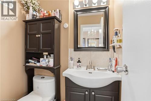 92 St. Andrews Drive, Hamilton, ON - Indoor Photo Showing Bathroom