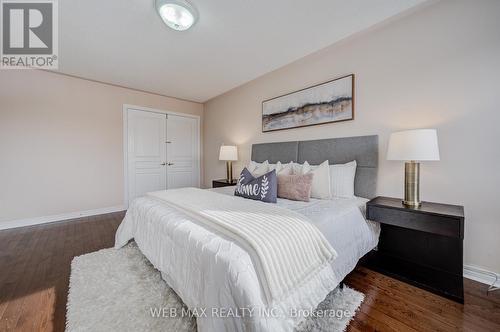 4462 Centretown Way, Mississauga, ON - Indoor Photo Showing Bedroom