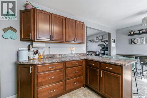 35 Cooper Crescent, Regina, SK - Indoor Photo Showing Kitchen