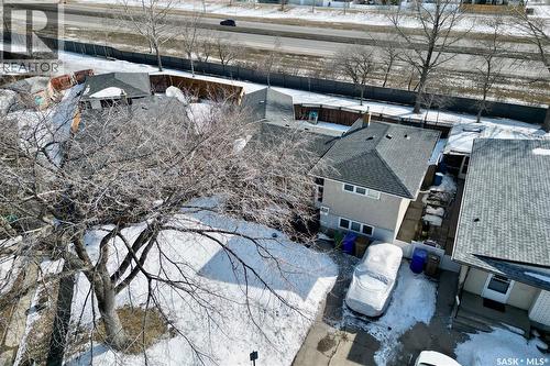 35 Cooper Crescent, Regina, SK - Outdoor