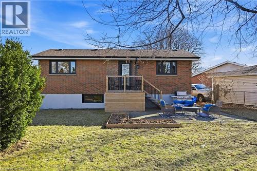 11 Sandlyn Court, Hamilton, ON - Outdoor