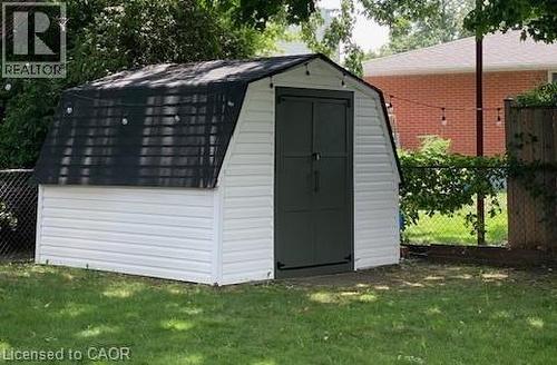 11 Sandlyn Court, Hamilton, ON - Outdoor With Exterior