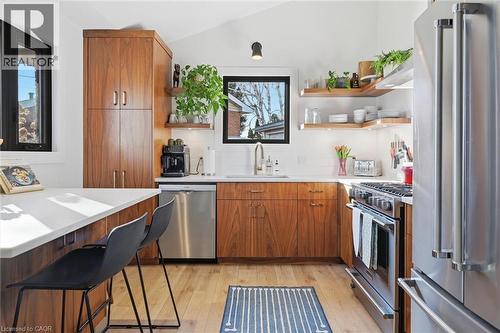 11 Sandlyn Court, Hamilton, ON - Indoor Photo Showing Kitchen