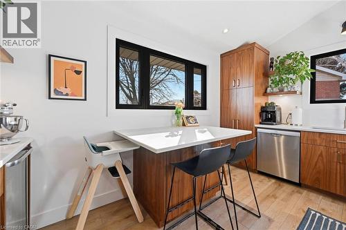 11 Sandlyn Court, Hamilton, ON - Indoor Photo Showing Kitchen