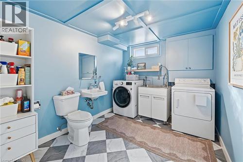 11 Sandlyn Court, Hamilton, ON - Indoor Photo Showing Laundry Room