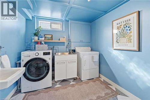11 Sandlyn Court, Hamilton, ON - Indoor Photo Showing Laundry Room