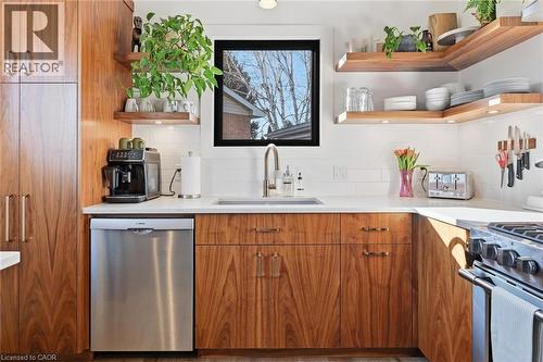 11 Sandlyn Court, Hamilton, ON - Indoor Photo Showing Kitchen