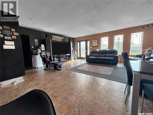 540 Stanley Street, Esterhazy, SK - Indoor Photo Showing Living Room