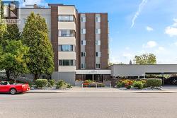 1915 Pacific Court Unit# 104  Kelowna, BC V1Y 8B3