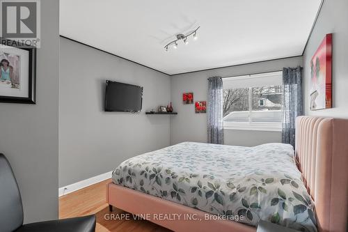 102 Donald Street, Ottawa, ON - Indoor Photo Showing Bedroom